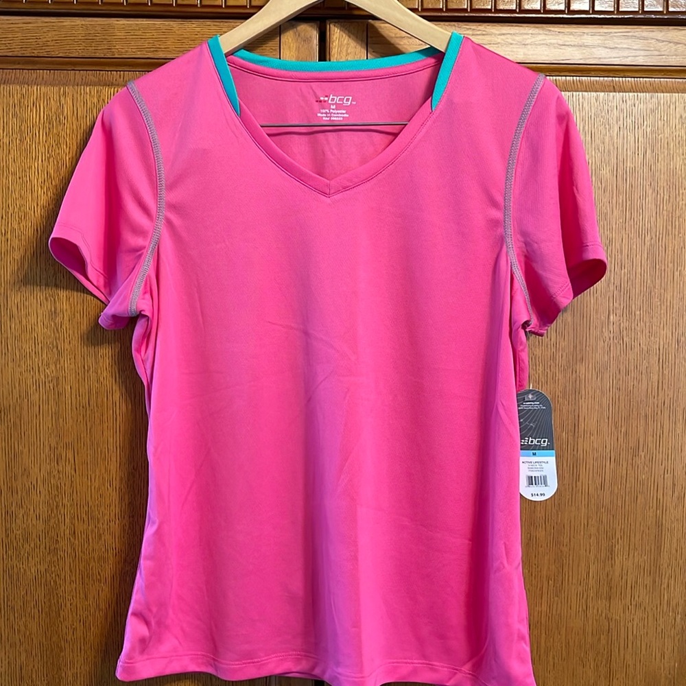 NWT Women’s athletic top.